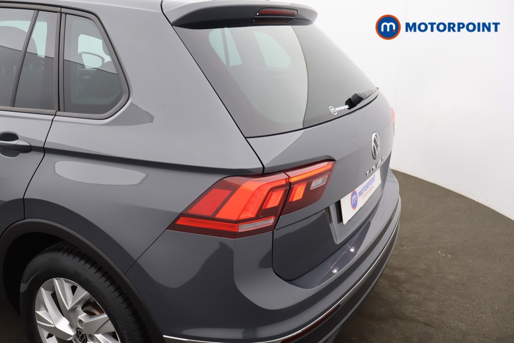 Volkswagen Tiguan Life Automatic Petrol SUV - Stock Number (1563201) - 14th supplementary image