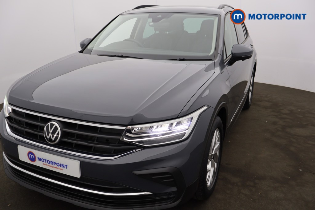 Volkswagen Tiguan Life Automatic Petrol SUV - Stock Number (1563201) - 15th supplementary image