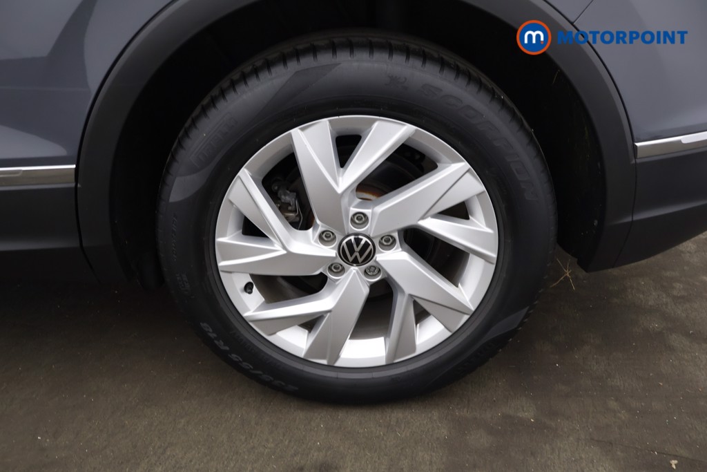 Volkswagen Tiguan Life Automatic Petrol SUV - Stock Number (1563201) - 20th supplementary image