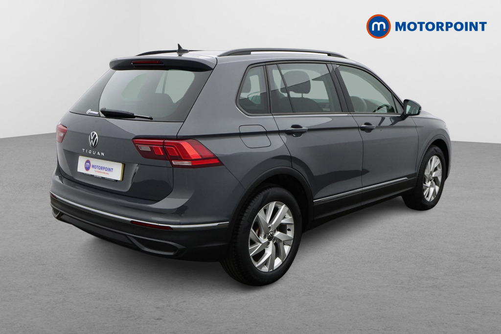 Volkswagen Tiguan Life Automatic Petrol SUV - Stock Number (1563201) - Drivers side rear corner