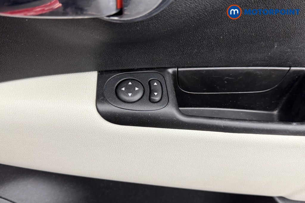 Fiat 500 Dolcevita Manual Petrol-Electric Hybrid Hatchback - Stock Number (1563818) - 13th supplementary image