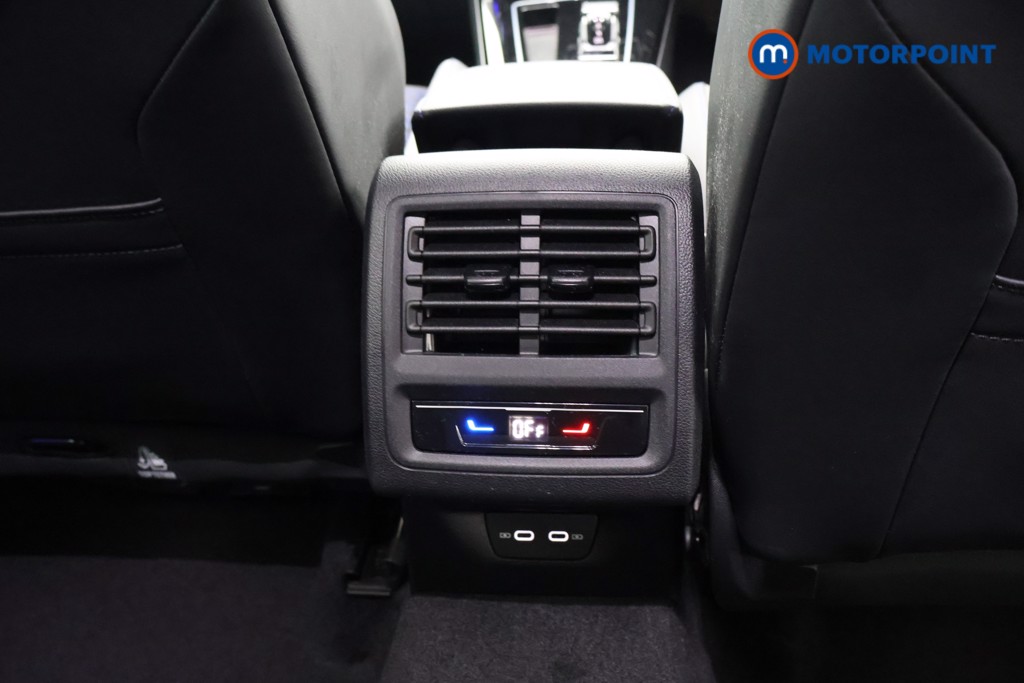 Volkswagen Golf R Automatic Petrol Hatchback - Stock Number (1563965) - 12th supplementary image