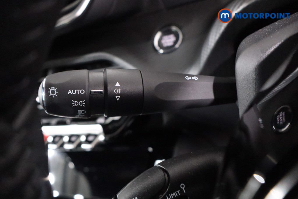 Peugeot 2008 Allure Manual Petrol SUV - Stock Number (1565945) - 17th supplementary image