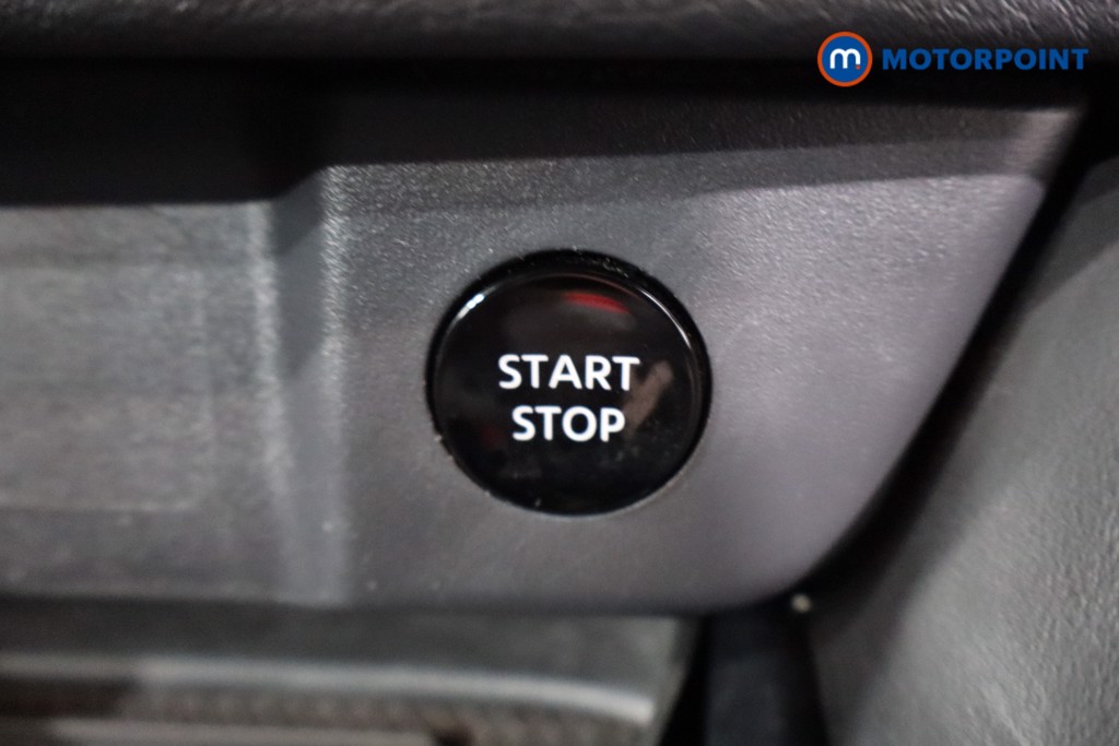 Nissan Qashqai N-Connecta Automatic Petrol-Electric Hybrid SUV - Stock Number (1566363) - 13th supplementary image