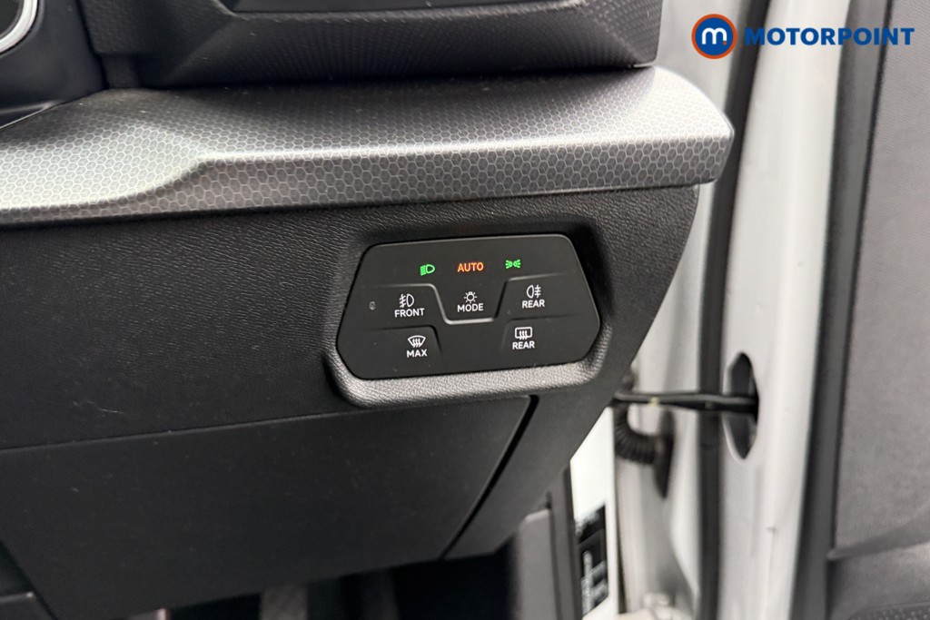 Seat Leon Se Dynamic Manual Petrol Hatchback - Stock Number (1566884) - 15th supplementary image
