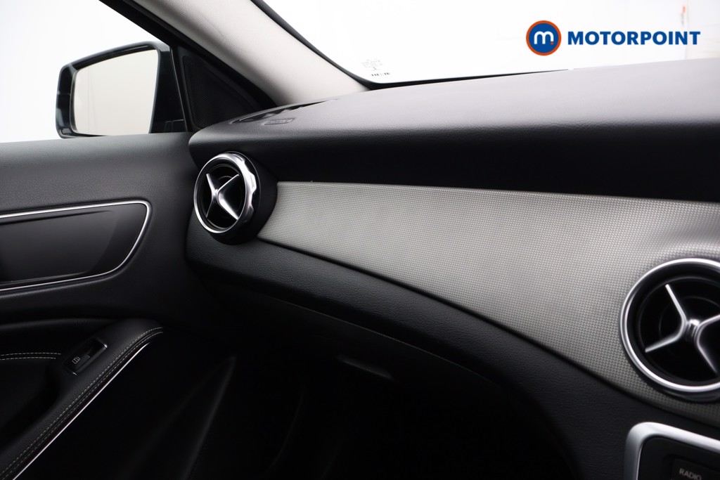 Mercedes-Benz GLA Urban Edition Automatic Petrol SUV - Stock Number (1531814) - 8th supplementary image