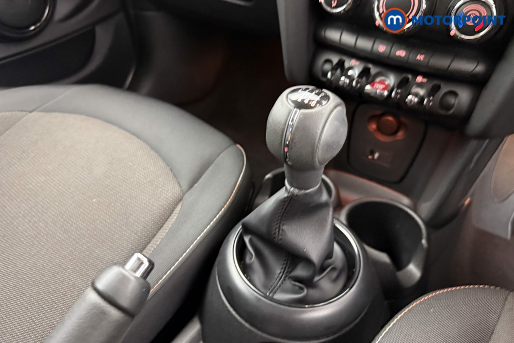 Mini Hatchback Cooper Classic Manual Petrol Hatchback - Stock Number (1555440) - 9th supplementary image