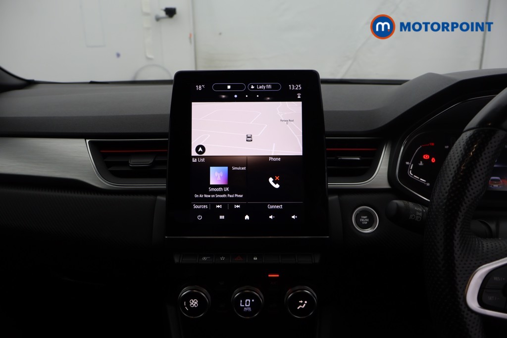 Renault Captur R.S. Line Manual Petrol-Electric Hybrid SUV - Stock Number (1558714) - 5th supplementary image