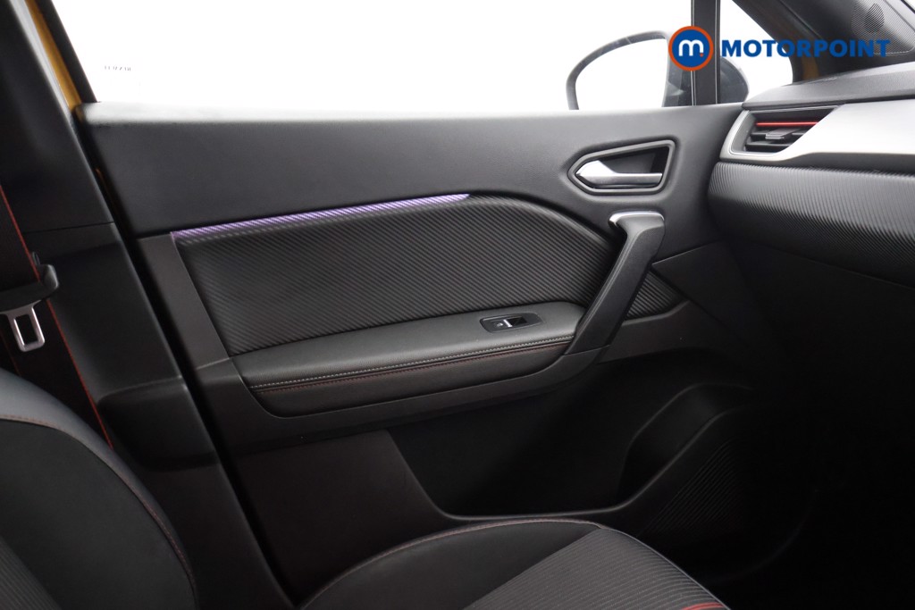 Renault Captur R.S. Line Manual Petrol-Electric Hybrid SUV - Stock Number (1558714) - 7th supplementary image