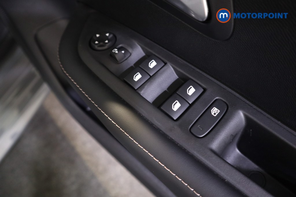 Peugeot 208 Allure Automatic Petrol-Electric Hybrid Hatchback - Stock Number (1559388) - 10th supplementary image