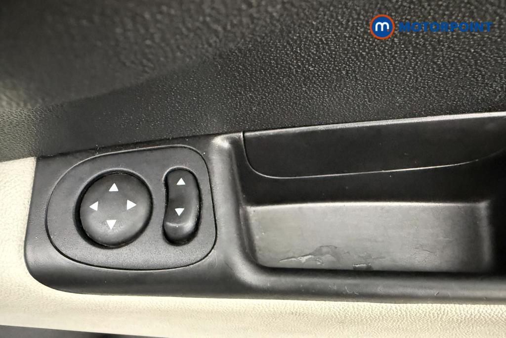 Fiat 500 Dolcevita Manual Petrol-Electric Hybrid Hatchback - Stock Number (1559927) - 16th supplementary image