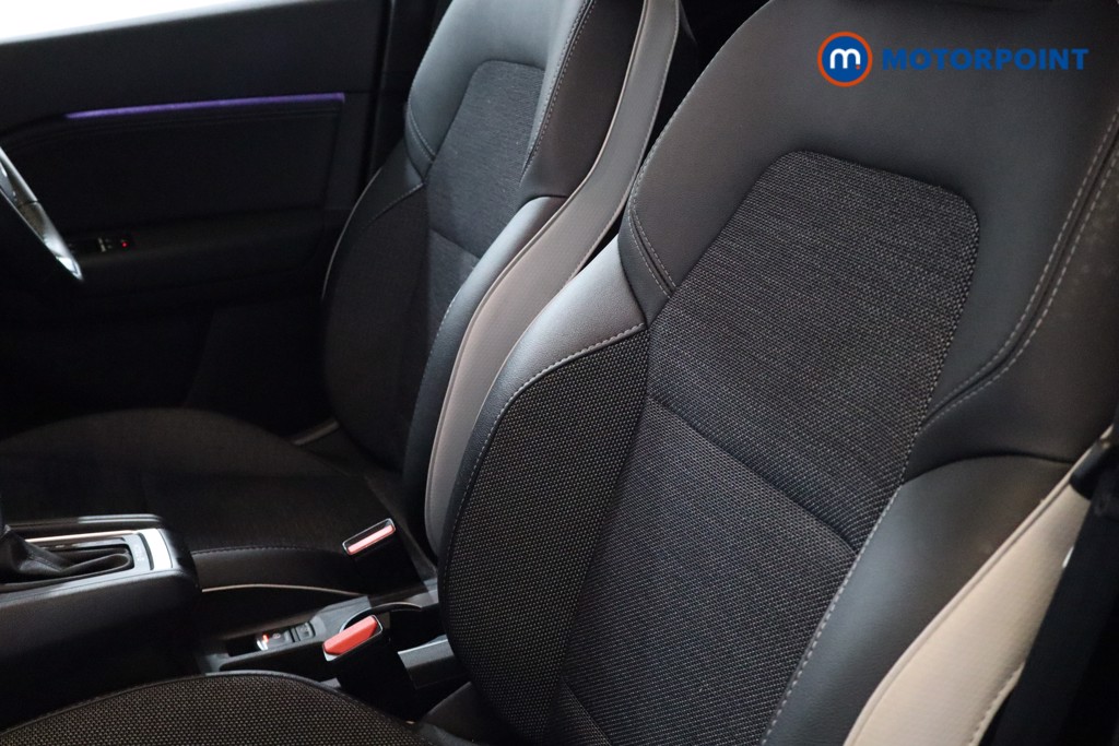 Renault Captur Techno Automatic Petrol Plug-In Hybrid SUV - Stock Number (1560278) - 10th supplementary image