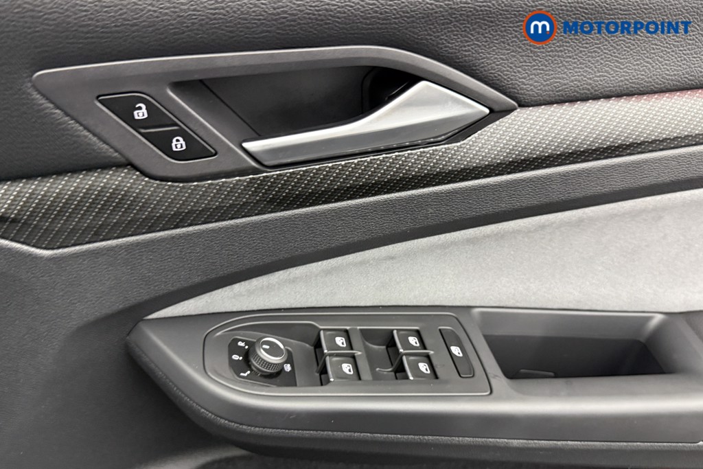 Volkswagen Golf R-Line Manual Petrol Hatchback - Stock Number (1560906) - 16th supplementary image