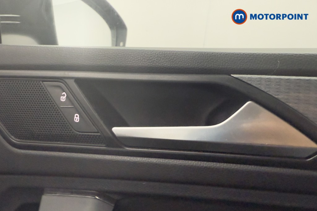 Volkswagen Tiguan Life Manual Petrol SUV - Stock Number (1560919) - 14th supplementary image