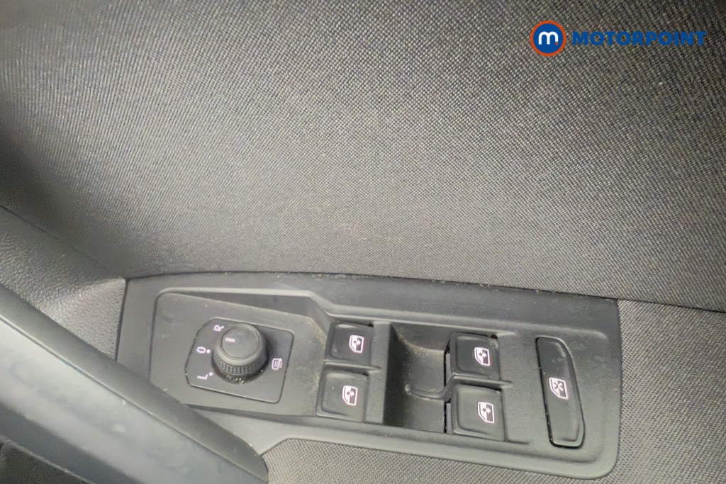 Volkswagen Tiguan Life Manual Petrol SUV - Stock Number (1560919) - 15th supplementary image