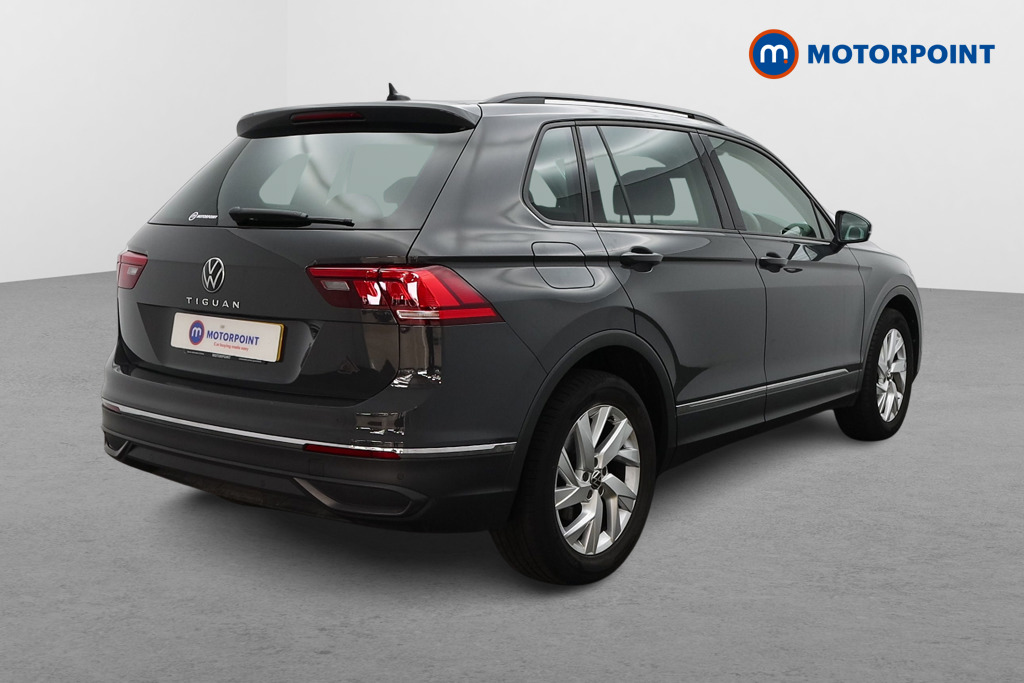 Volkswagen Tiguan Life Manual Petrol SUV - Stock Number (1560919) - Drivers side rear corner
