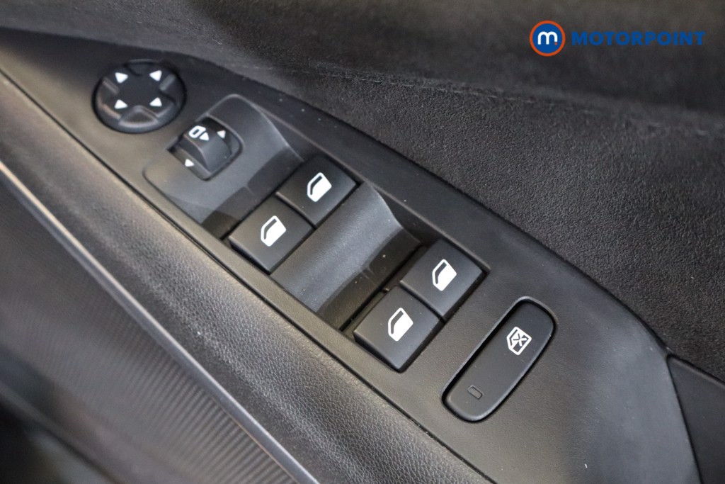 Vauxhall Crossland Ultimate Manual Petrol SUV - Stock Number (1560958) - 9th supplementary image