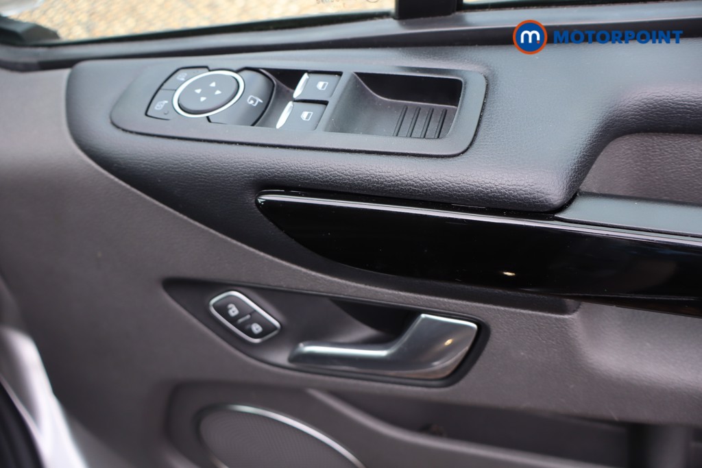 Ford Tourneo Custom Titanium Automatic Diesel Standard Roof Minibus - Stock Number (1561119) - 12th supplementary image