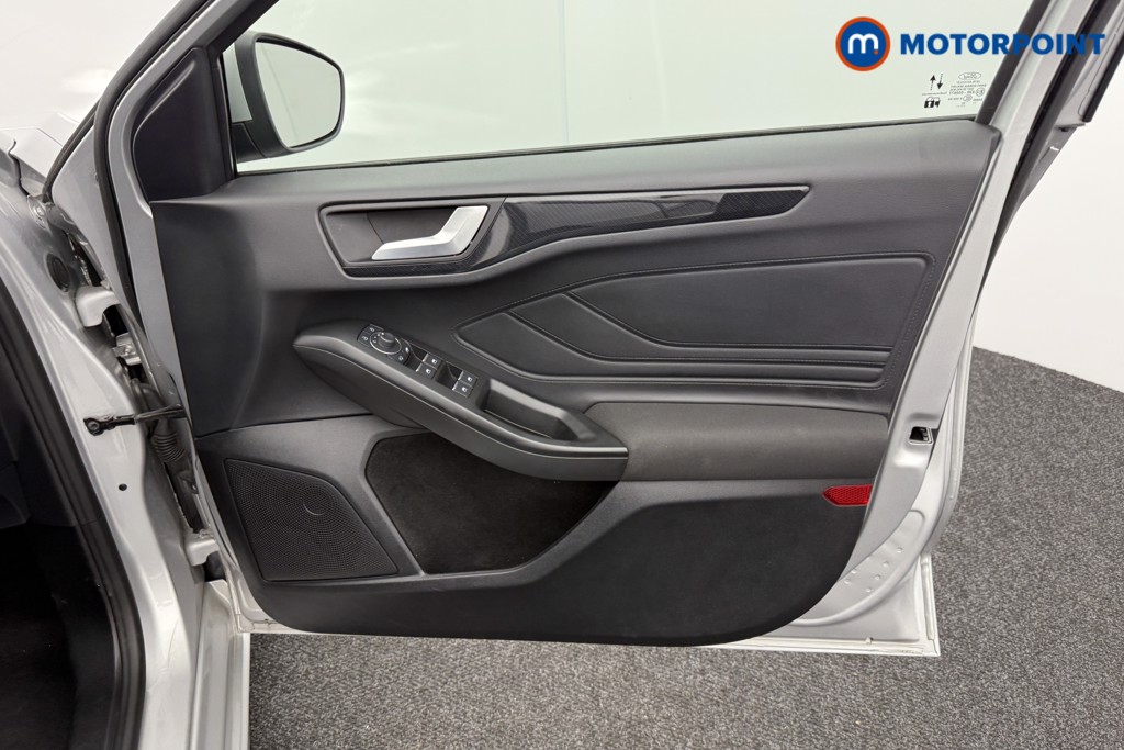 Ford Focus St-Line Manual Petrol Hatchback - Stock Number (1561310) - 16th supplementary image