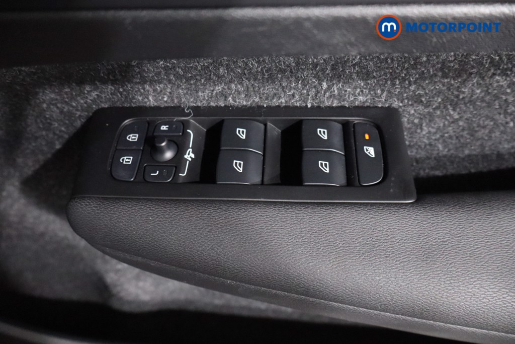 Volvo Xc40 R Design Automatic Petrol SUV - Stock Number (1561313) - 23rd supplementary image
