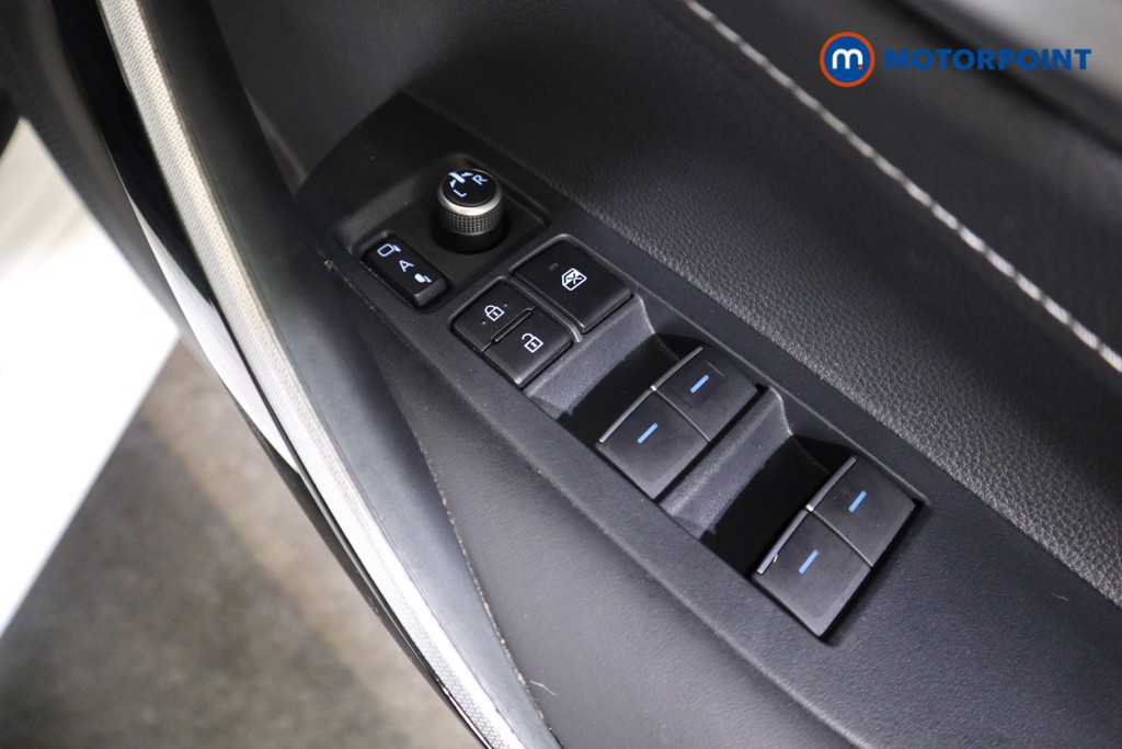 Toyota Corolla Design Automatic Petrol-Electric Hybrid Estate - Stock Number (1561432) - 9th supplementary image