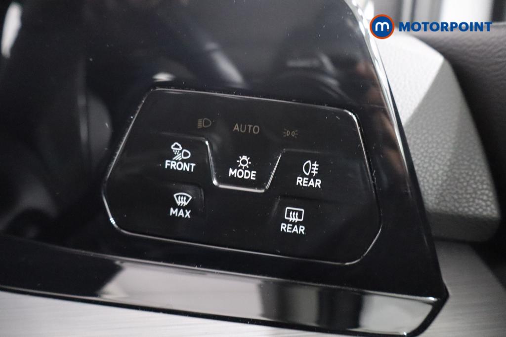 Volkswagen Golf Style Manual Petrol Hatchback - Stock Number (1561561) - 10th supplementary image