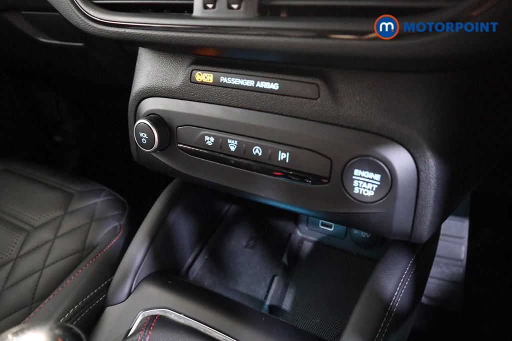 Ford Focus St-Line Vignale Manual Petrol Hatchback - Stock Number (1561677) - 7th supplementary image