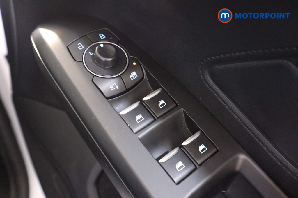 Ford Focus St-Line Vignale Manual Petrol Hatchback - Stock Number (1561677) - 10th supplementary image