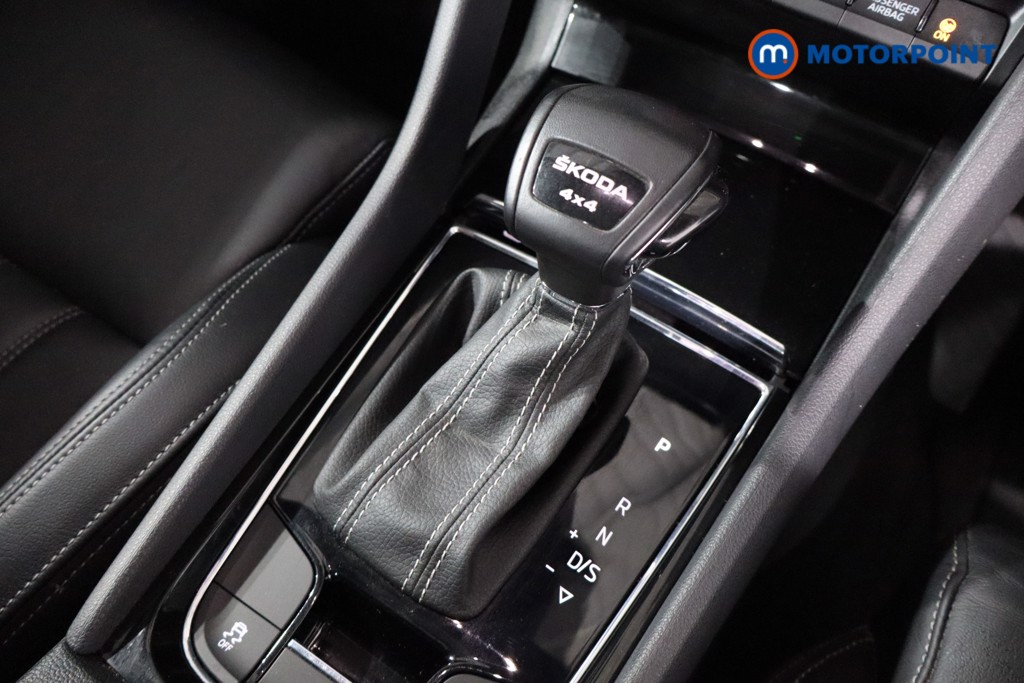 Skoda Karoq Sportline Automatic Petrol SUV - Stock Number (1562147) - 14th supplementary image