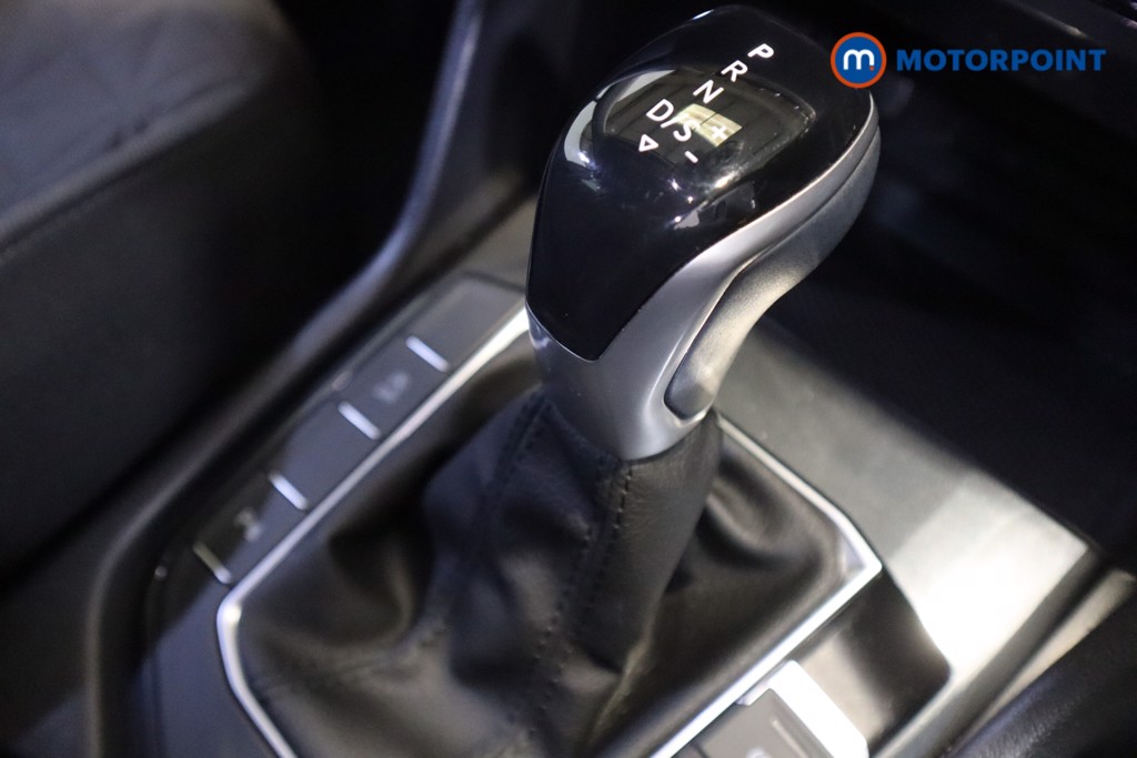 Volkswagen Tiguan Life Automatic Petrol SUV - Stock Number (1562345) - 5th supplementary image