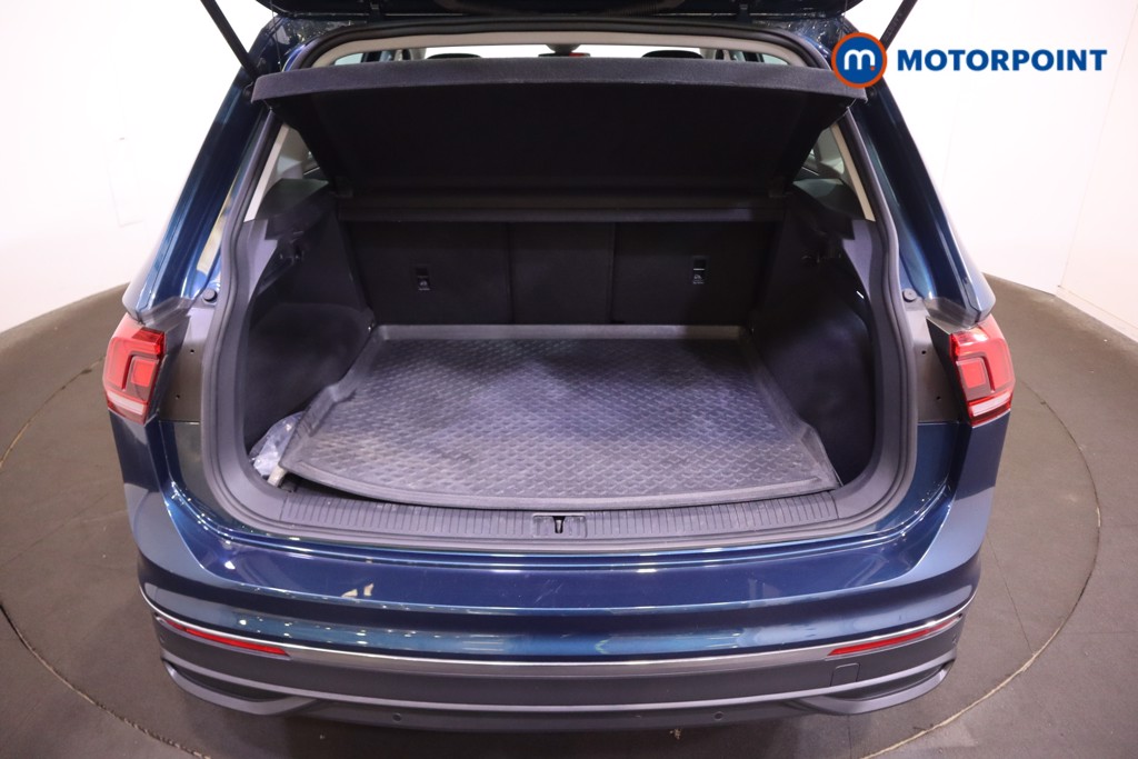 Volkswagen Tiguan Life Automatic Petrol SUV - Stock Number (1562345) - 8th supplementary image