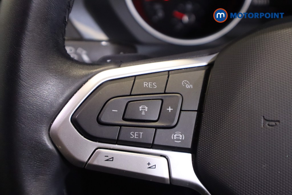Volkswagen Tiguan Life Automatic Petrol SUV - Stock Number (1562345) - 16th supplementary image