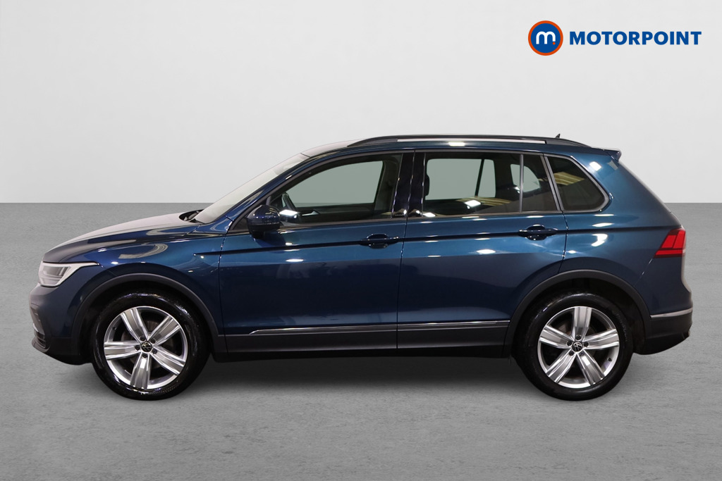 Volkswagen Tiguan Life Automatic Petrol SUV - Stock Number (1562345) - Passenger side