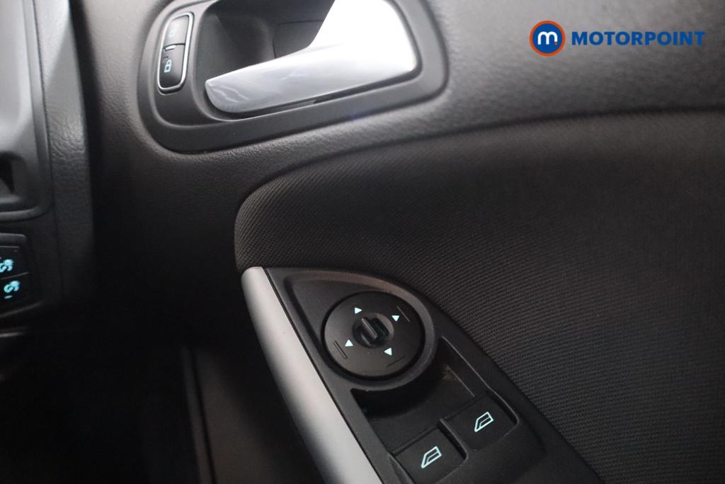 Ford Focus Zetec Edition Manual Petrol Hatchback - Stock Number (1562691) - 11th supplementary image