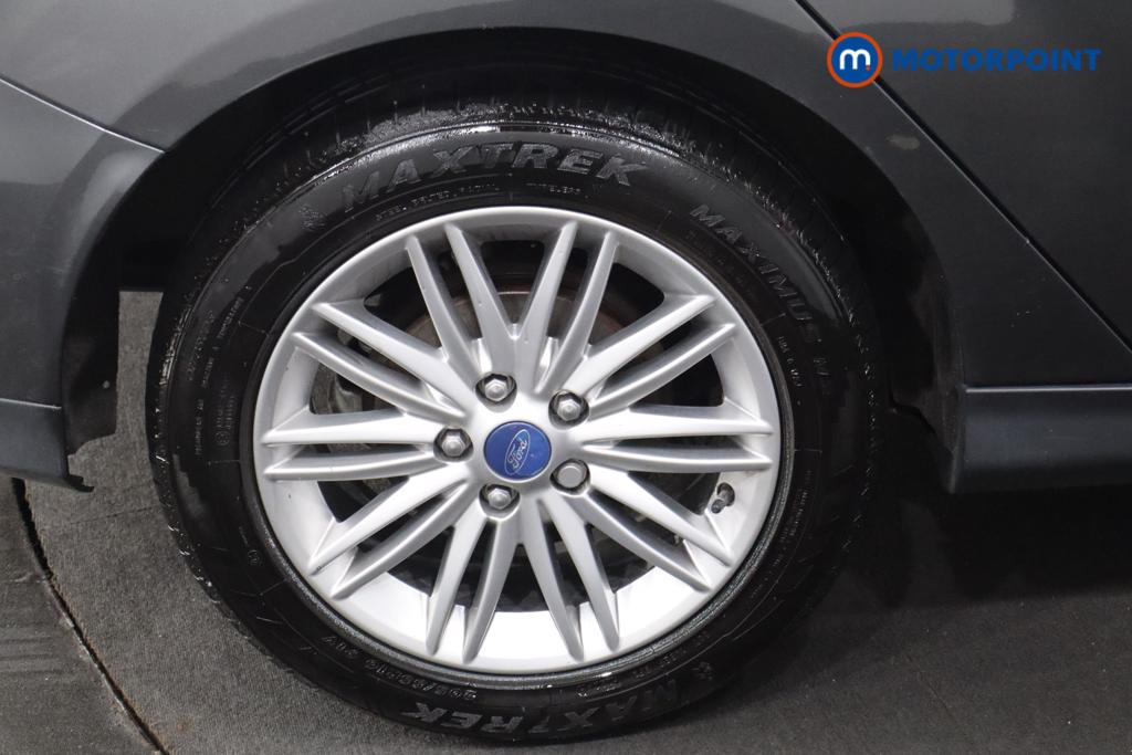 Ford Focus Zetec Edition Manual Petrol Hatchback - Stock Number (1562691) - 19th supplementary image