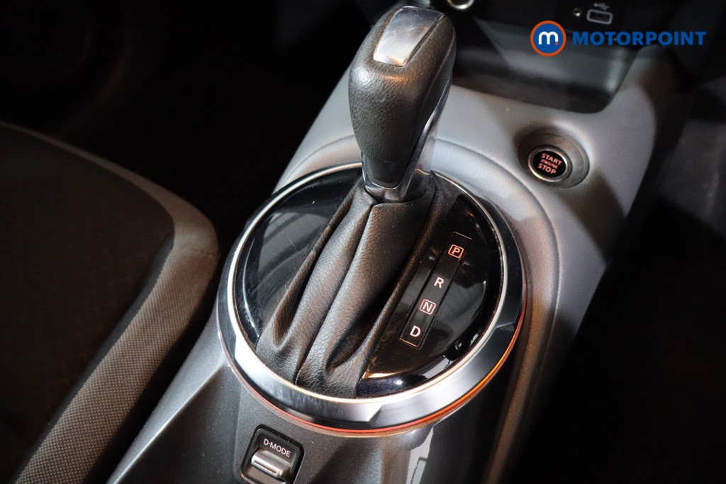 Nissan Juke N-Connecta Automatic Petrol SUV - Stock Number (1562977) - 16th supplementary image