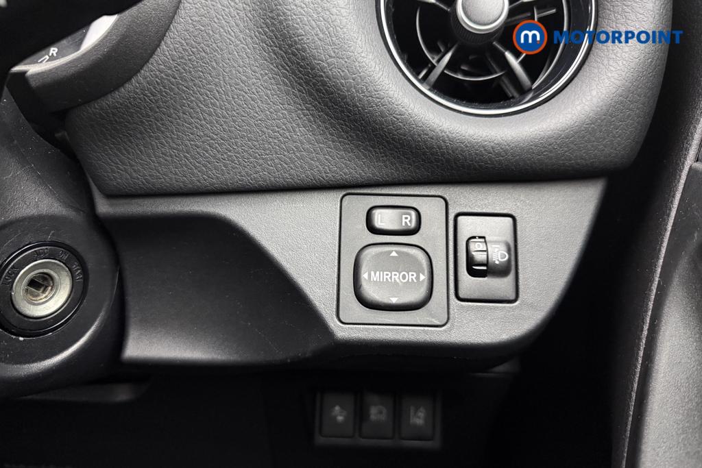 Toyota Yaris Design Manual Petrol Hatchback - Stock Number (1563090) - 16th supplementary image