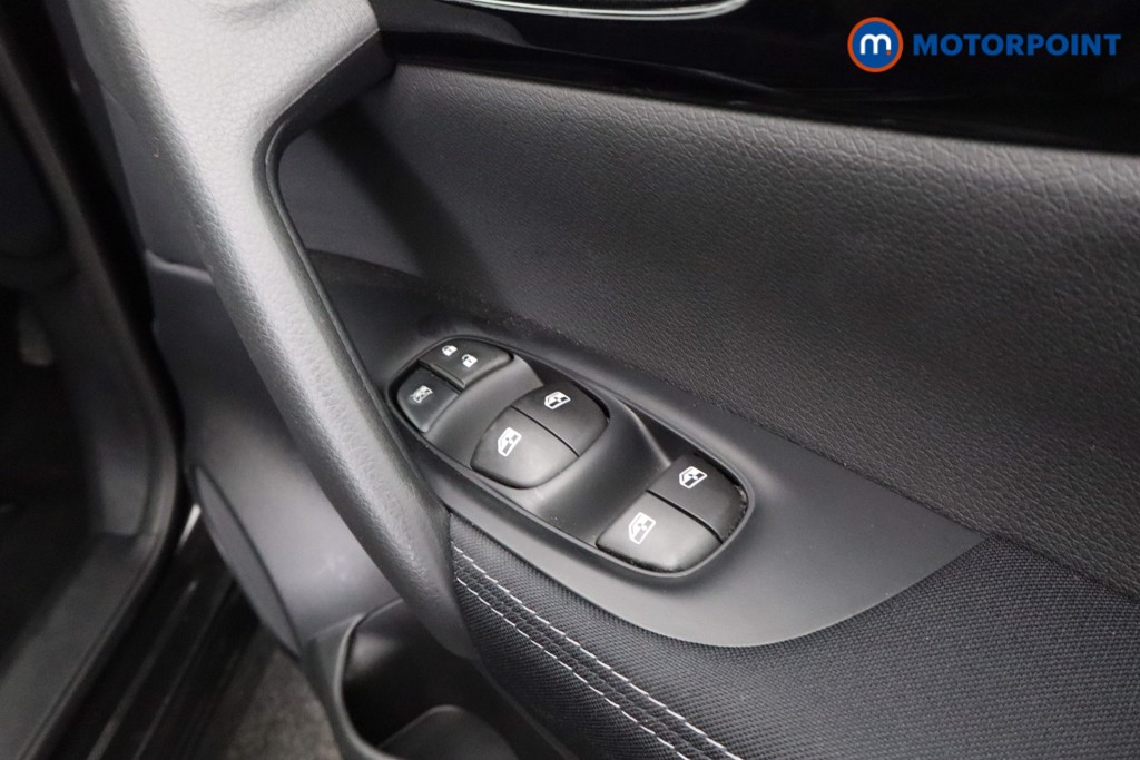 Nissan Qashqai Acenta Premium Automatic Petrol SUV - Stock Number (1563287) - 17th supplementary image