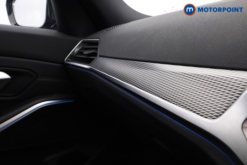 BMW 3 Series M Sport Automatic Petrol Plug-In Hybrid Estate - Stock Number (1563626) - 12th supplementary image