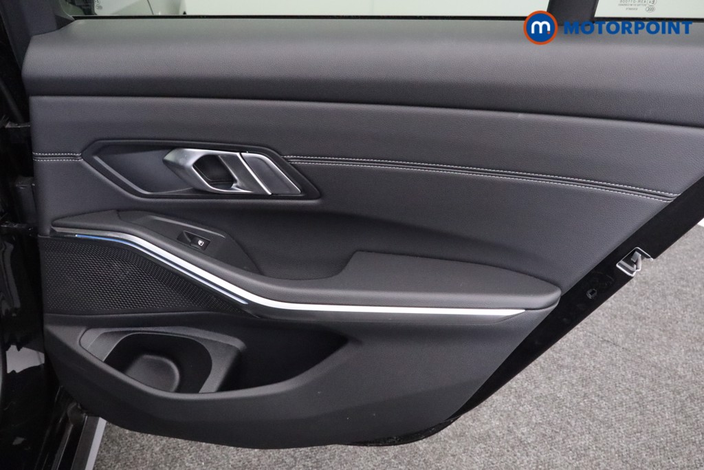 BMW 3 Series M Sport Automatic Petrol Plug-In Hybrid Estate - Stock Number (1563626) - 21st supplementary image