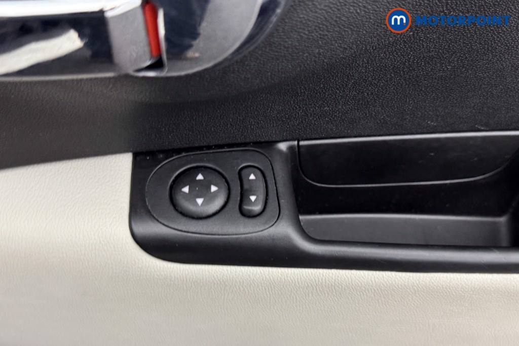 Fiat 500 Dolcevita Manual Petrol-Electric Hybrid Hatchback - Stock Number (1563770) - 13th supplementary image