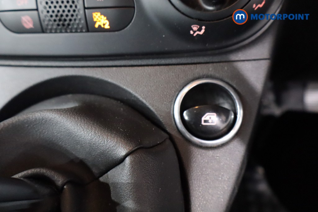 Fiat 500 Dolcevita Manual Petrol-Electric Hybrid Hatchback - Stock Number (1563771) - 20th supplementary image