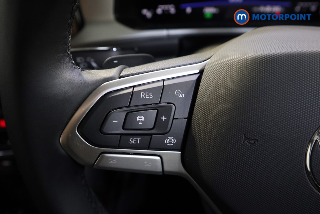 Volkswagen T-Roc Life Automatic Petrol SUV - Stock Number (1563985) - 3rd supplementary image
