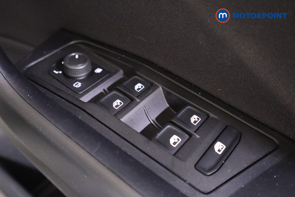Volkswagen T-Roc Life Automatic Petrol SUV - Stock Number (1563985) - 11th supplementary image