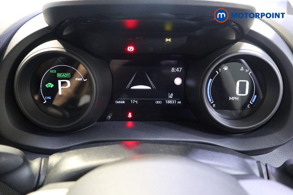 Toyota Yaris Design Automatic Petrol-Electric Hybrid Hatchback - Stock Number (1564103) - 5th supplementary image