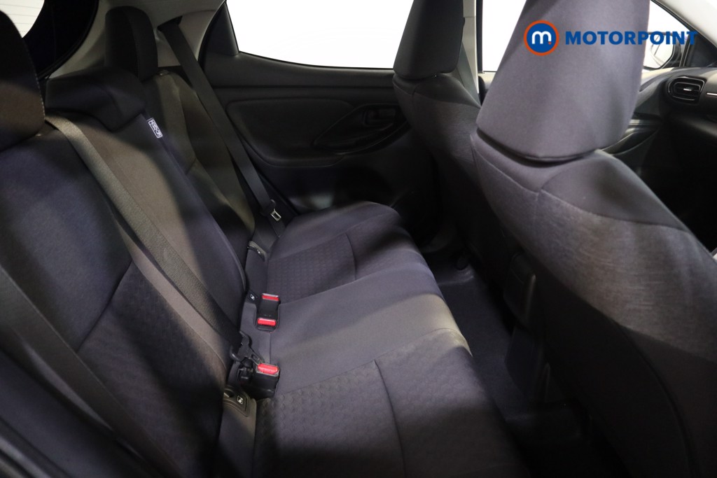 Toyota Yaris Design Automatic Petrol-Electric Hybrid Hatchback - Stock Number (1564103) - 11th supplementary image