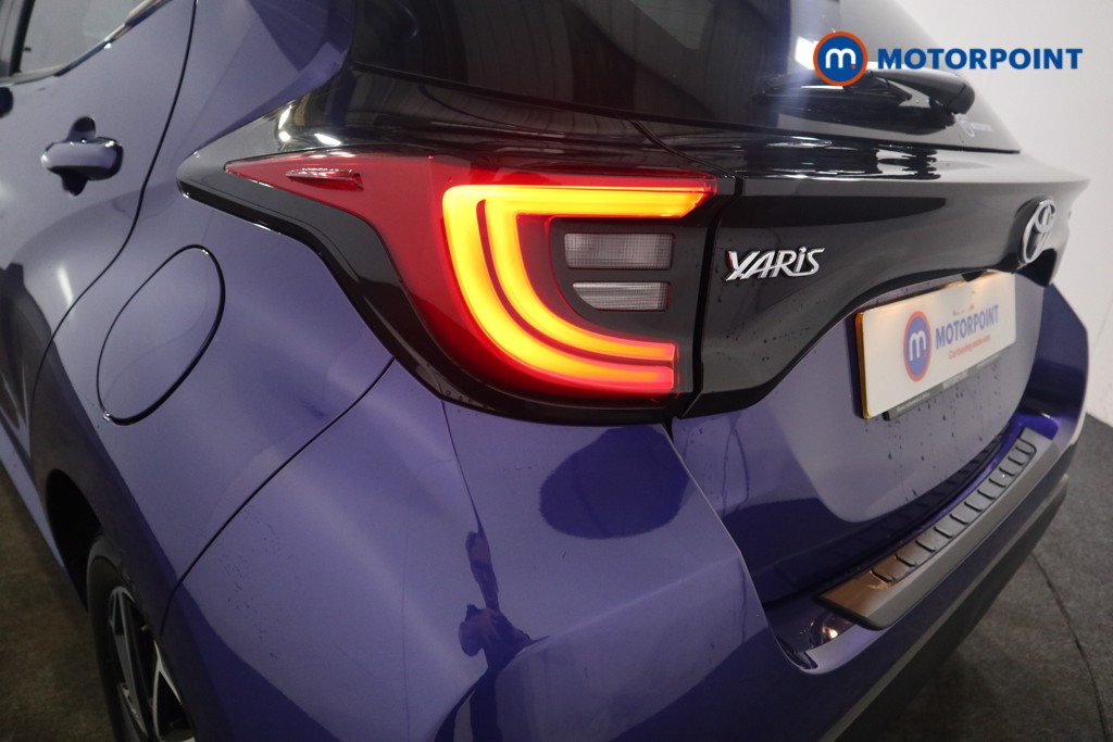 Toyota Yaris Design Automatic Petrol-Electric Hybrid Hatchback - Stock Number (1564103) - 18th supplementary image