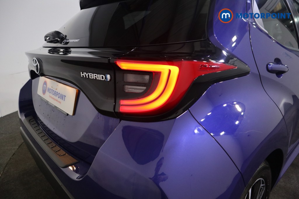Toyota Yaris Design Automatic Petrol-Electric Hybrid Hatchback - Stock Number (1564103) - 19th supplementary image