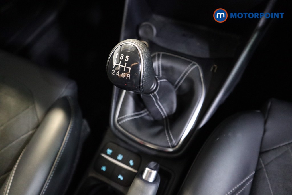 Ford Fiesta Titanium Vignale Manual Petrol-Electric Hybrid Hatchback - Stock Number (1564169) - 8th supplementary image