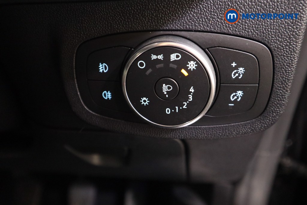 Ford Fiesta Titanium Vignale Manual Petrol-Electric Hybrid Hatchback - Stock Number (1564169) - 9th supplementary image